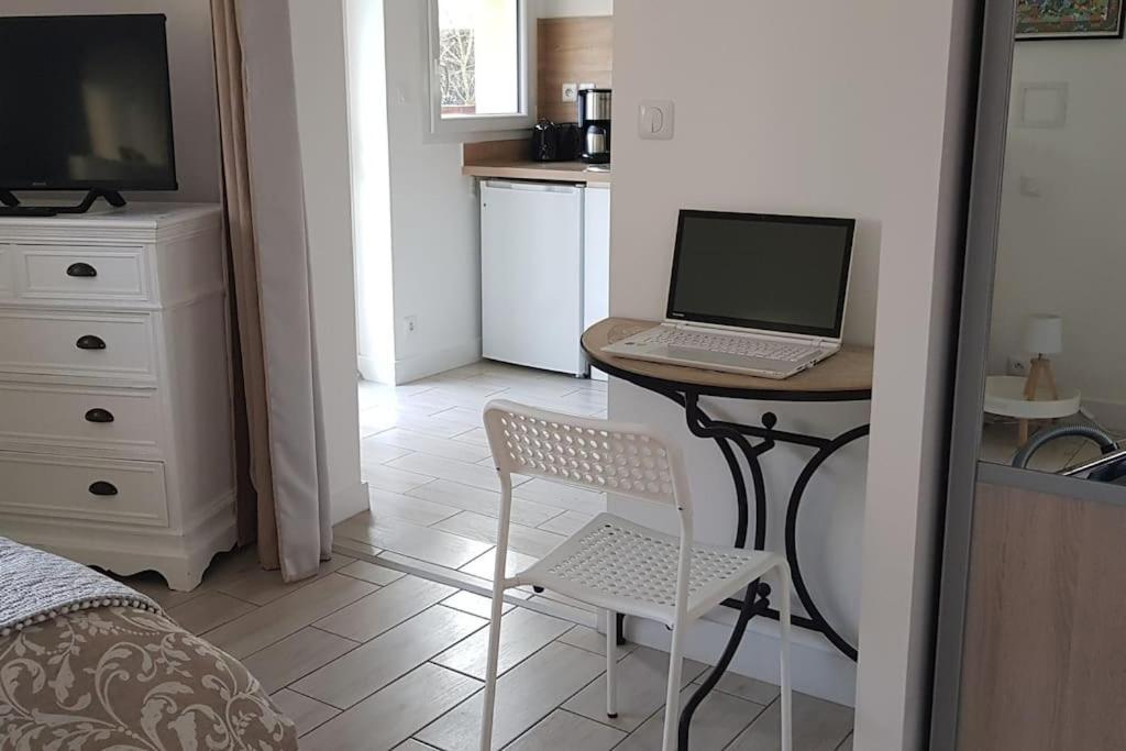 ty-yan Apartment Tours Bagian luar foto