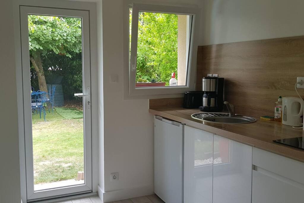 ty-yan Apartment Tours Bagian luar foto